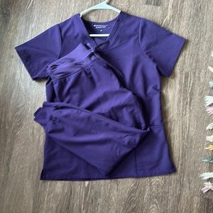 Eggplant Mandala Jogger Scrub Set Size M